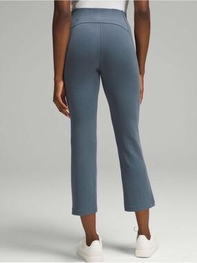 Lululemon softstreme high rise Ribbed Crop Pants in Slate Blue size 4